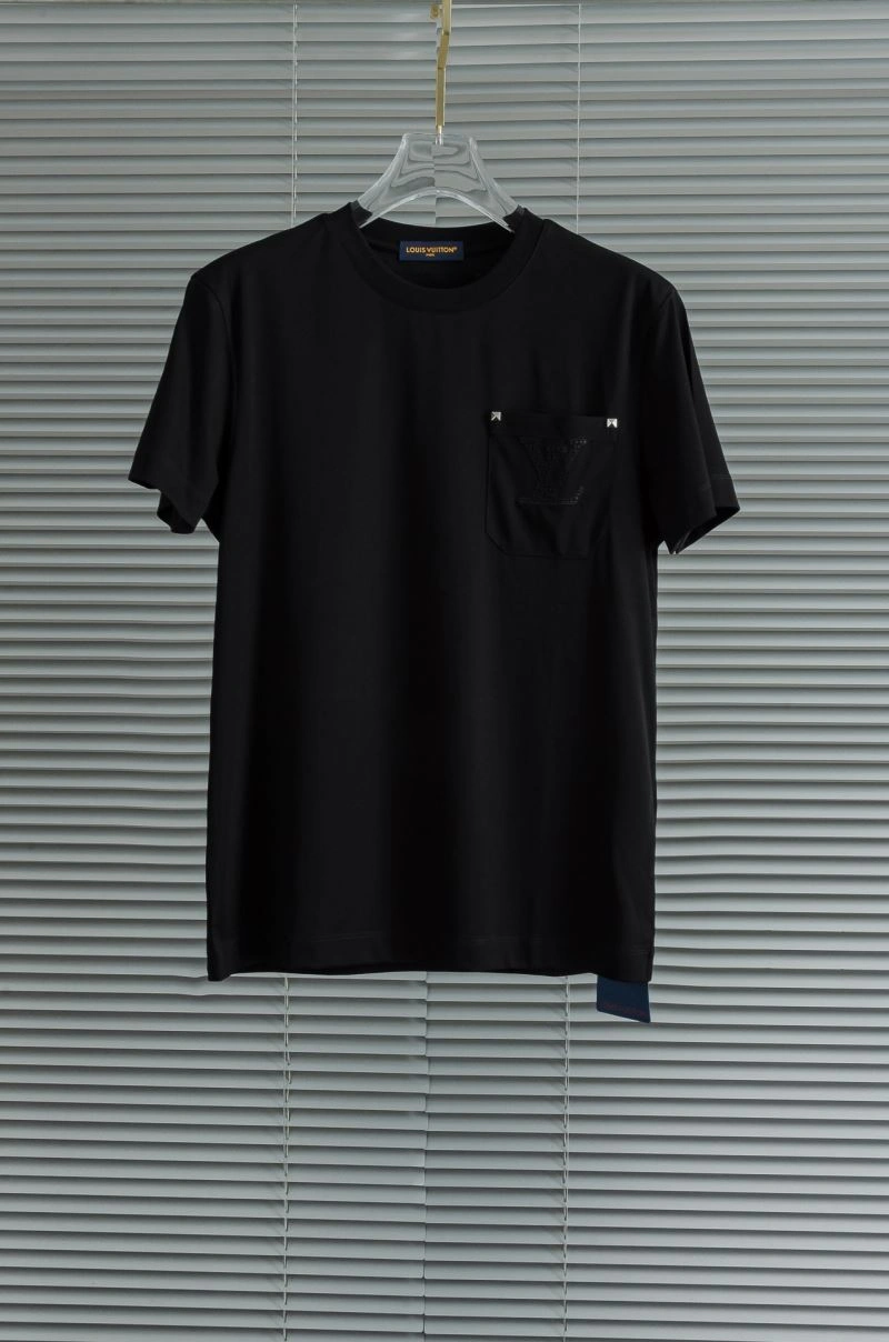 Refined Louis Vuitton T-Shirts 133578