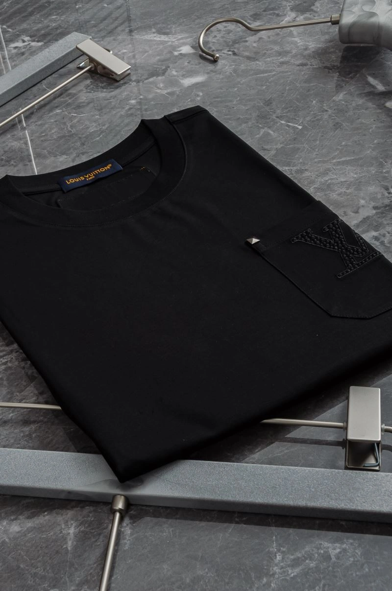 Refined Louis Vuitton T-Shirts 133578