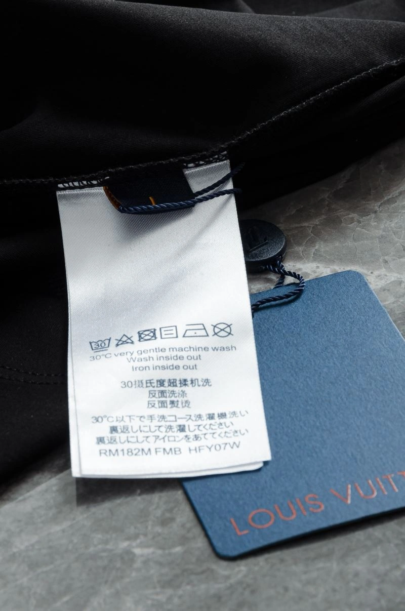 Refined Louis Vuitton T-Shirts 133578