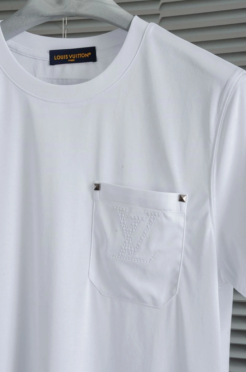 Neat Louis Vuitton T-Shirts 133581