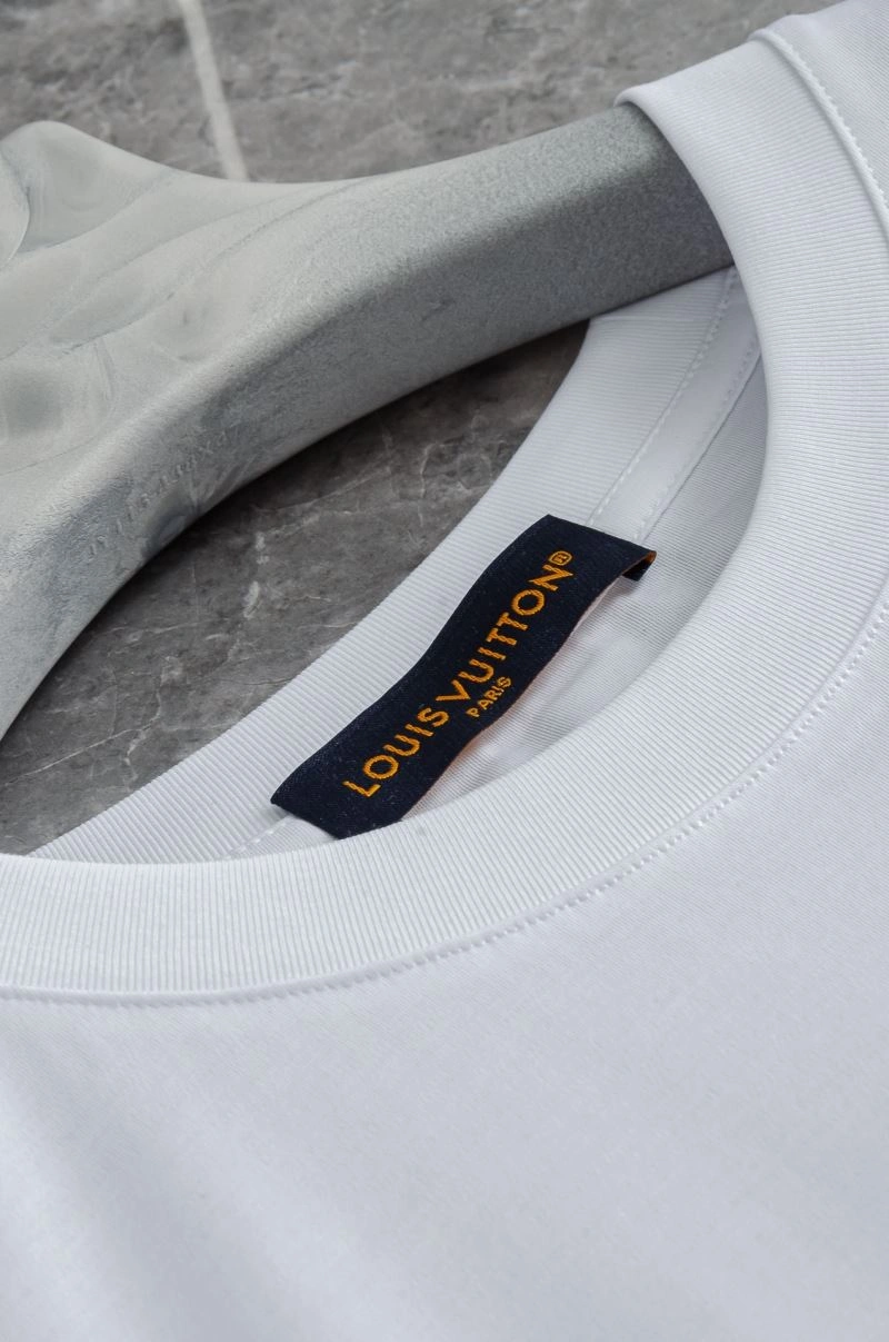 Neat Louis Vuitton T-Shirts 133581