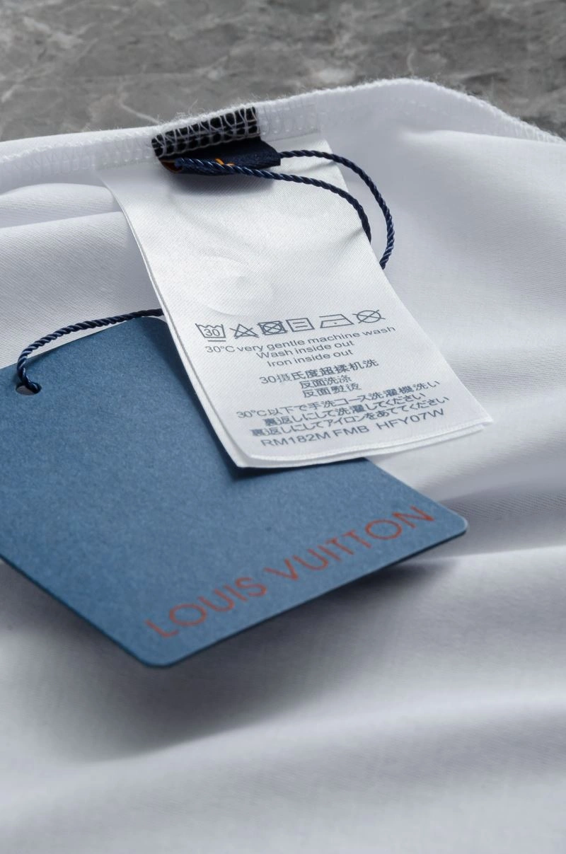 Neat Louis Vuitton T-Shirts 133581