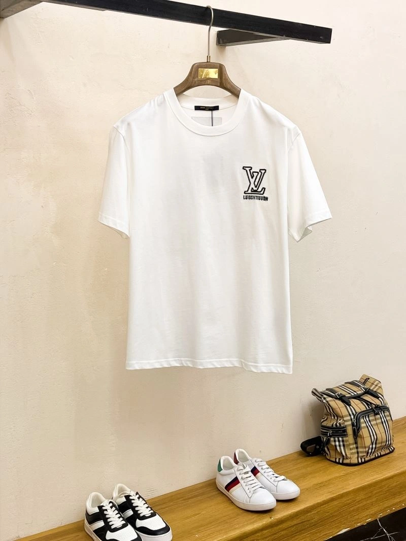 Compact Louis Vuitton T-Shirts 133567