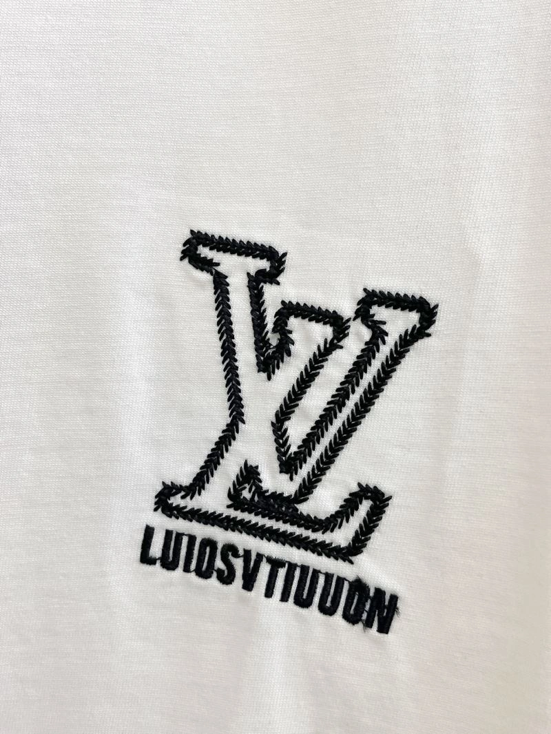 Compact Louis Vuitton T-Shirts 133567