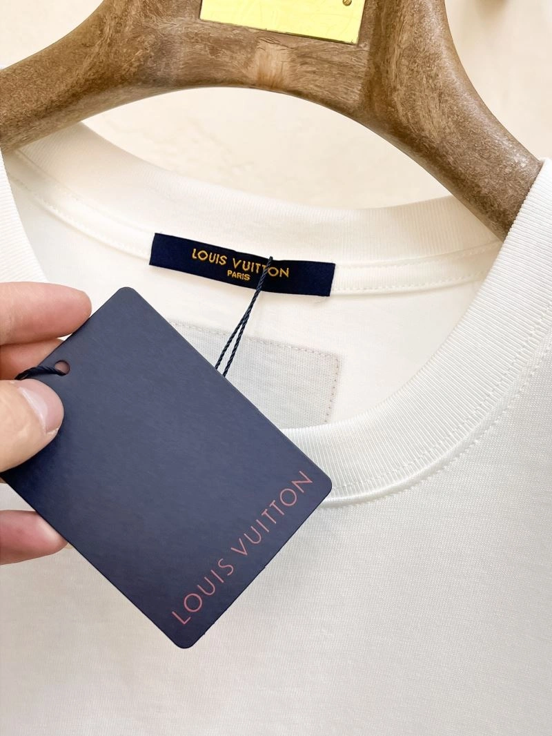 Compact Louis Vuitton T-Shirts 133567