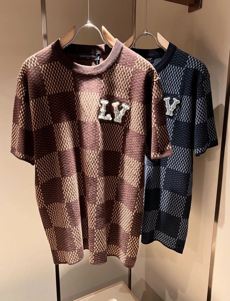 Vibrant Louis Vuitton T-Shirts 133577