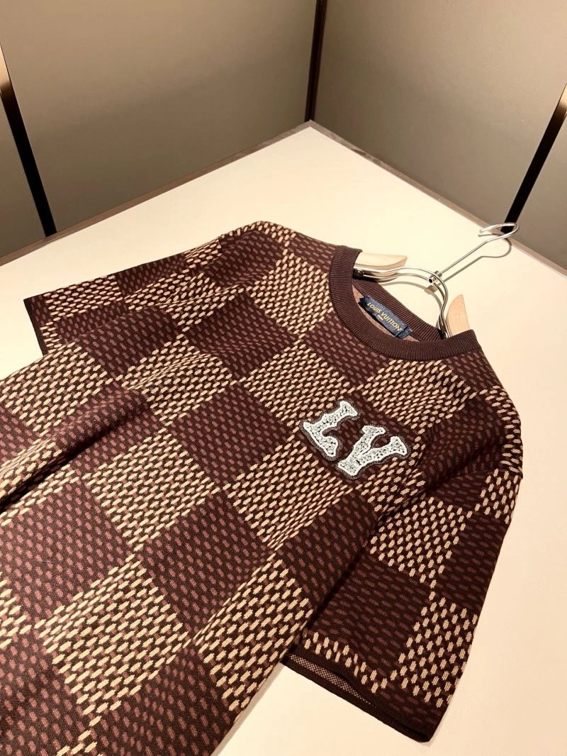 Vibrant Louis Vuitton T-Shirts 133577