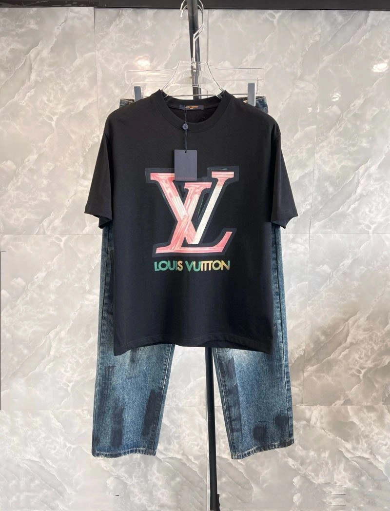 HighQuality Louis Vuitton T-Shirts 133565