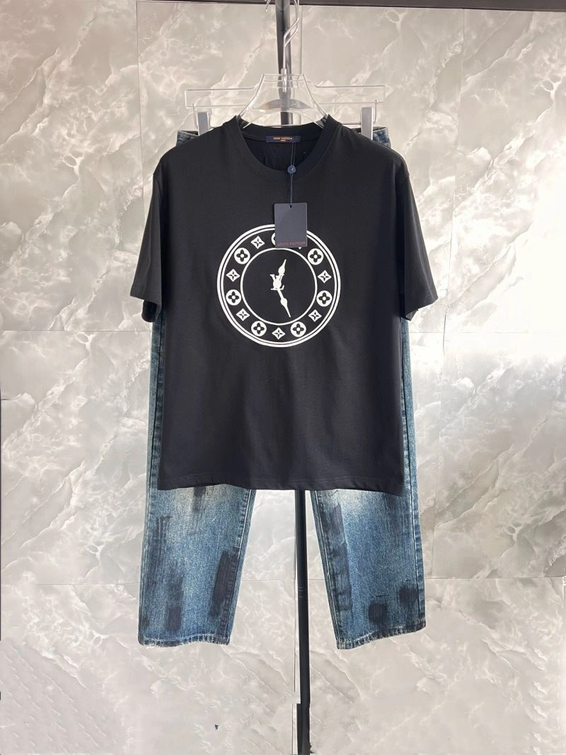 Lightweight Louis Vuitton T-Shirts 133562