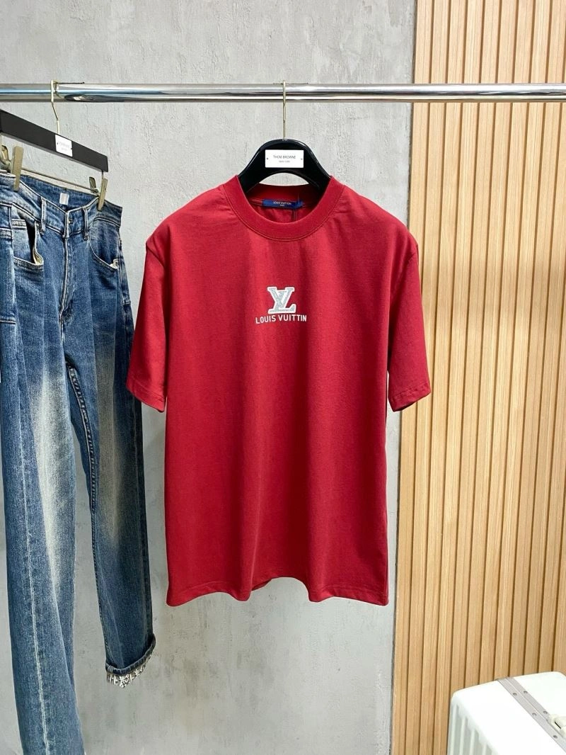 Versatile Louis Vuitton T-Shirts 133564