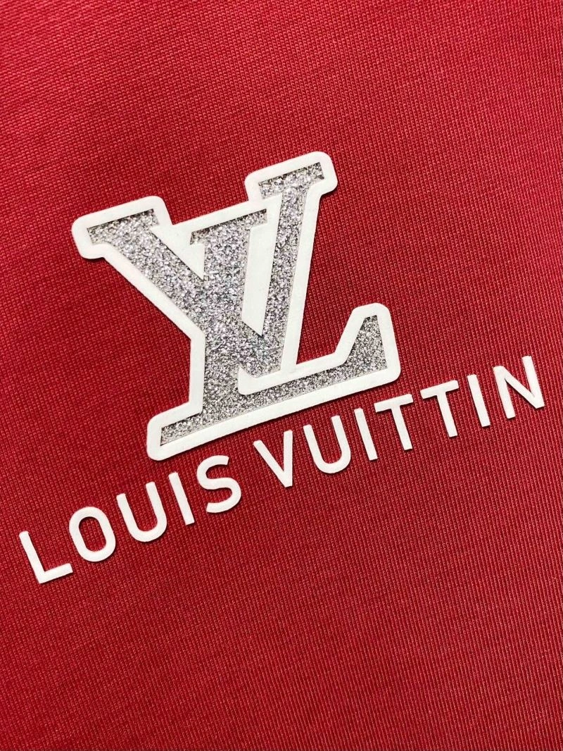 Versatile Louis Vuitton T-Shirts 133564