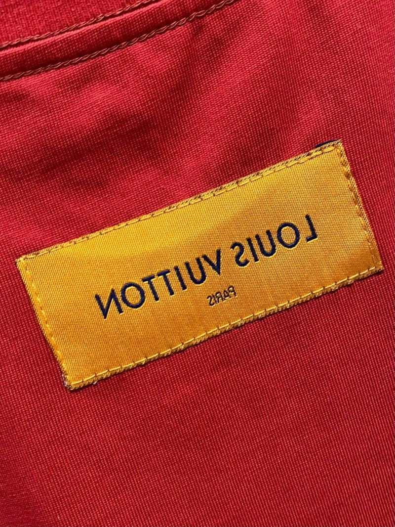 Versatile Louis Vuitton T-Shirts 133564
