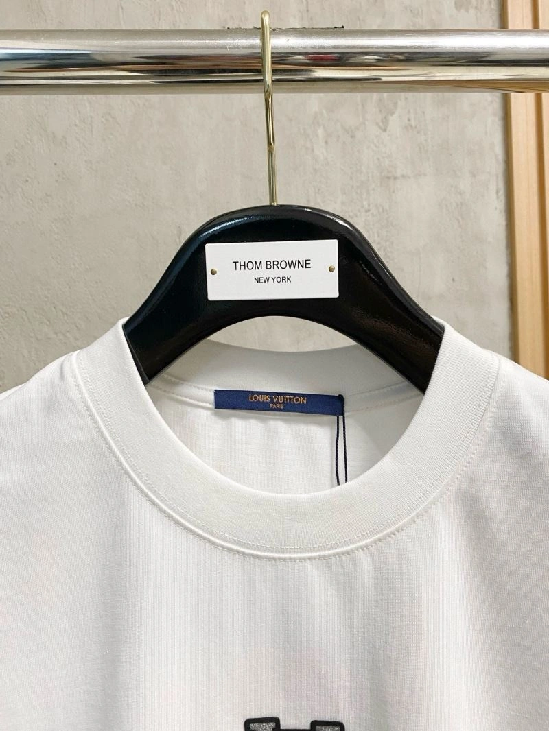 Contemporary Louis Vuitton T-Shirts 133566