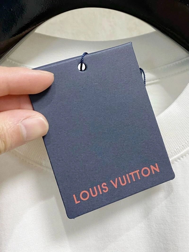 Contemporary Louis Vuitton T-Shirts 133566