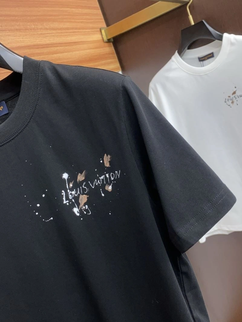 Louis Vuitton T-Shirts UrbanChic 133561