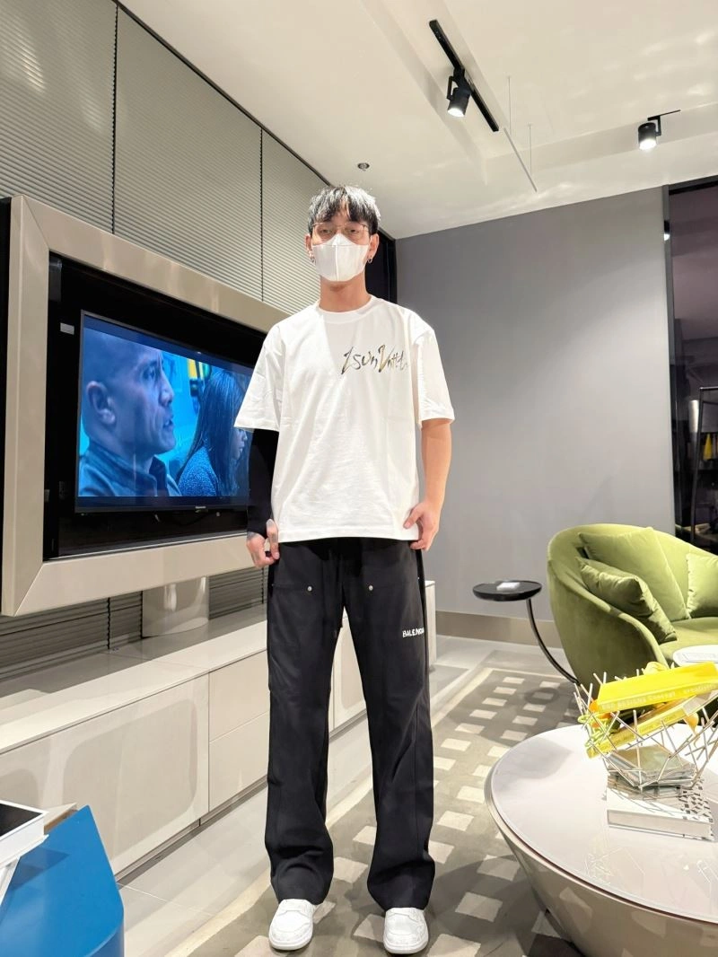 Louis Vuitton T-Shirts Elegant 133555