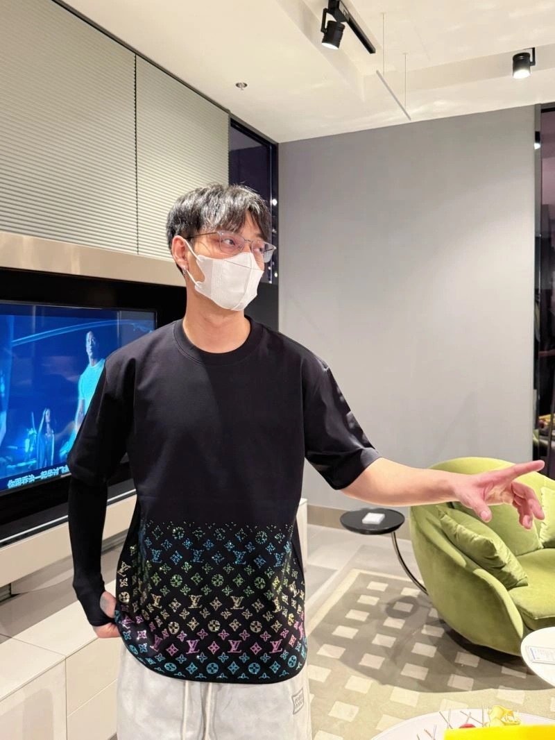 Louis Vuitton T-Shirts TravelReady 133553