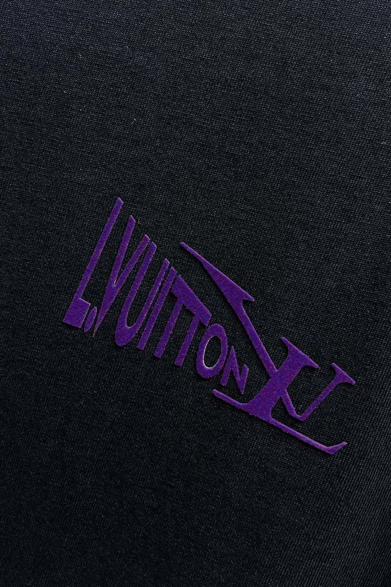 Refined Louis Vuitton T-Shirts 133536