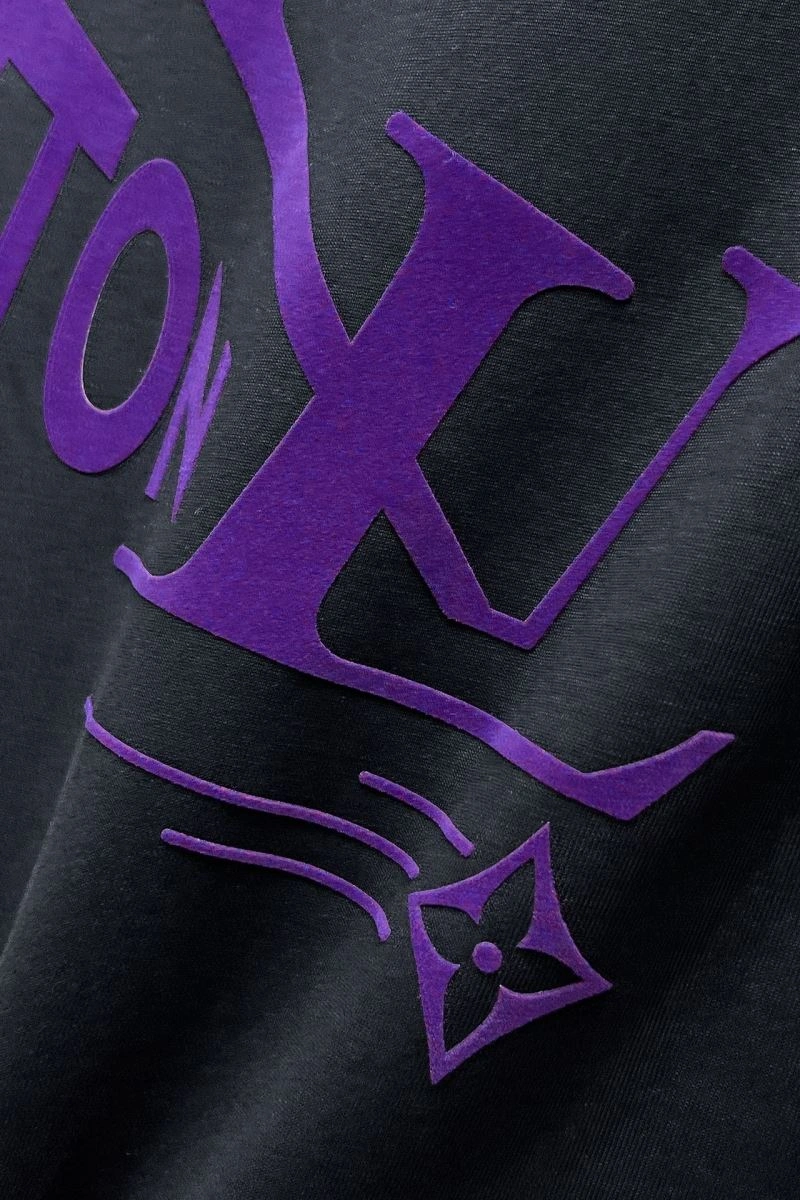 Refined Louis Vuitton T-Shirts 133536