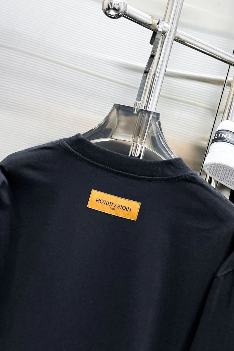 Seasonal Louis Vuitton T-Shirts 133546