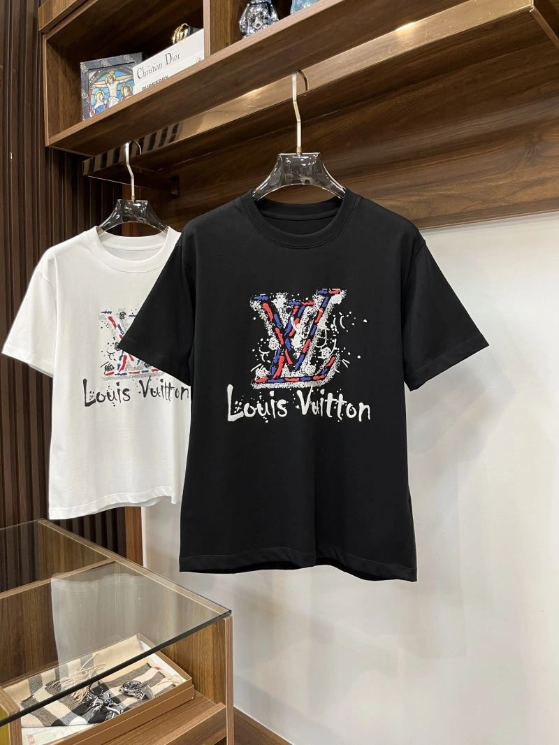 Sleek Louis Vuitton T-Shirts 133533