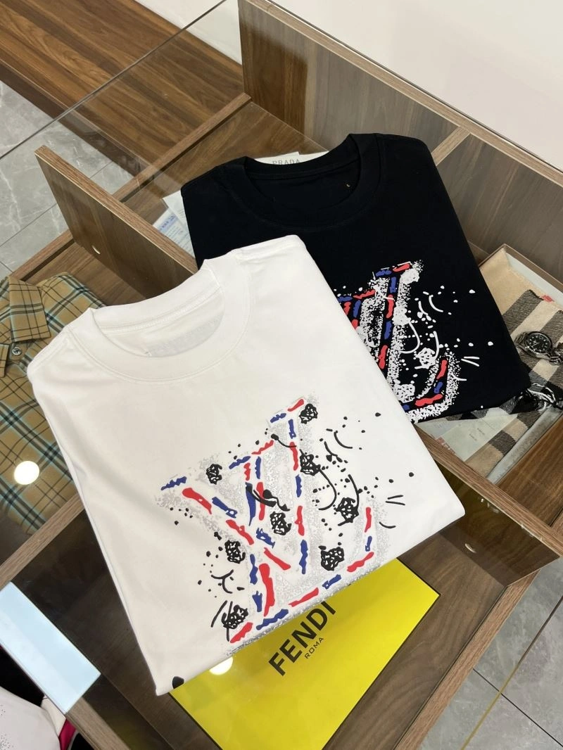 Sleek Louis Vuitton T-Shirts 133533