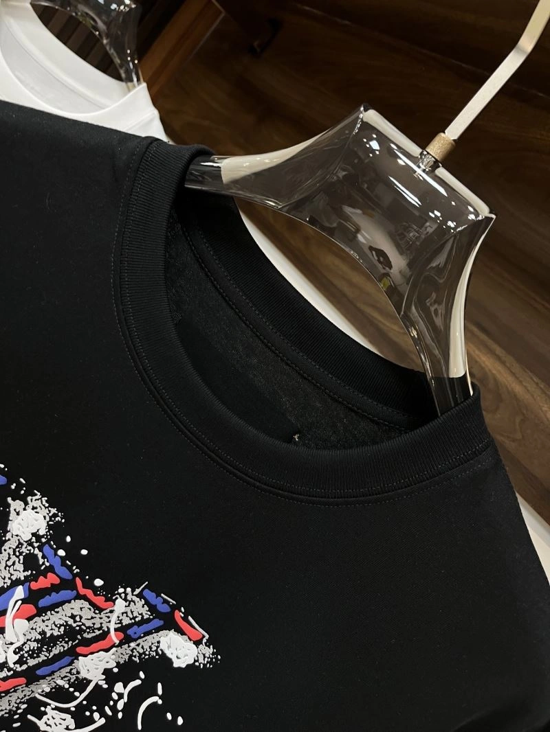 Sleek Louis Vuitton T-Shirts 133533