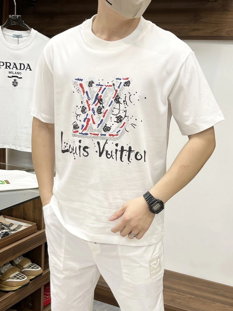 Sleek Louis Vuitton T-Shirts 133533