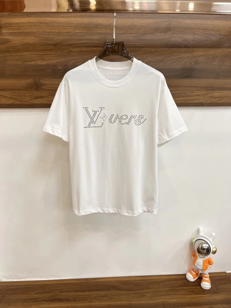 Refined Louis Vuitton T-Shirts 133551