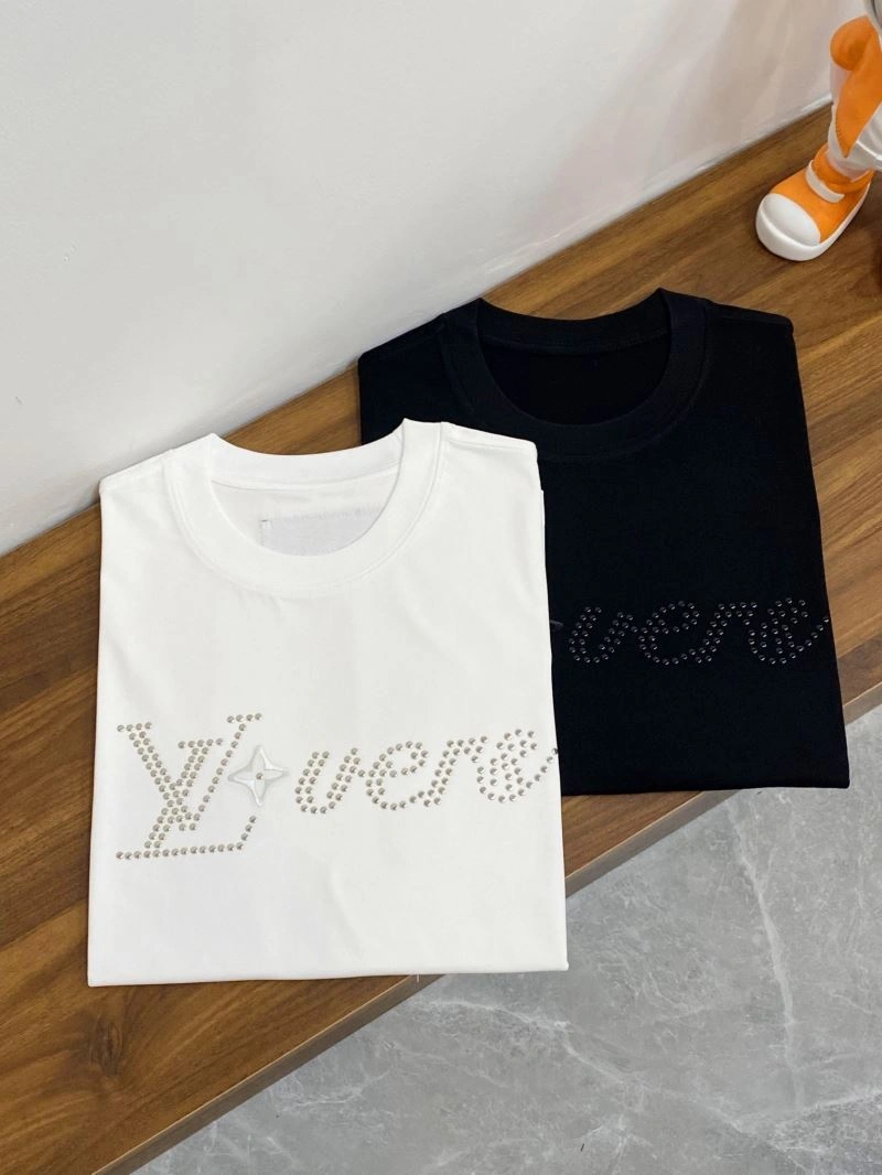 Refined Louis Vuitton T-Shirts 133551