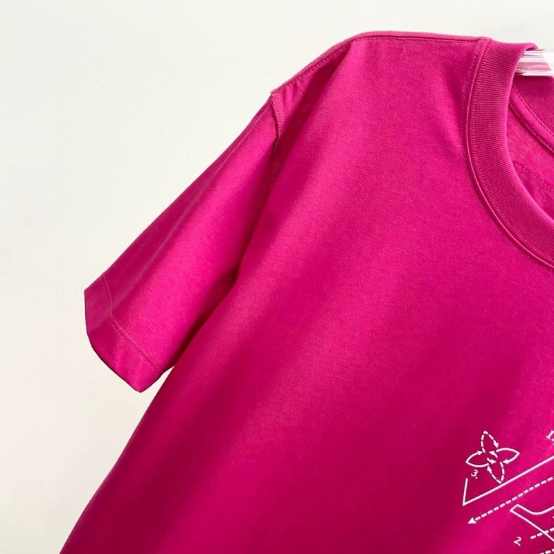 Louis Vuitton T-Shirts UrbanChic 133549