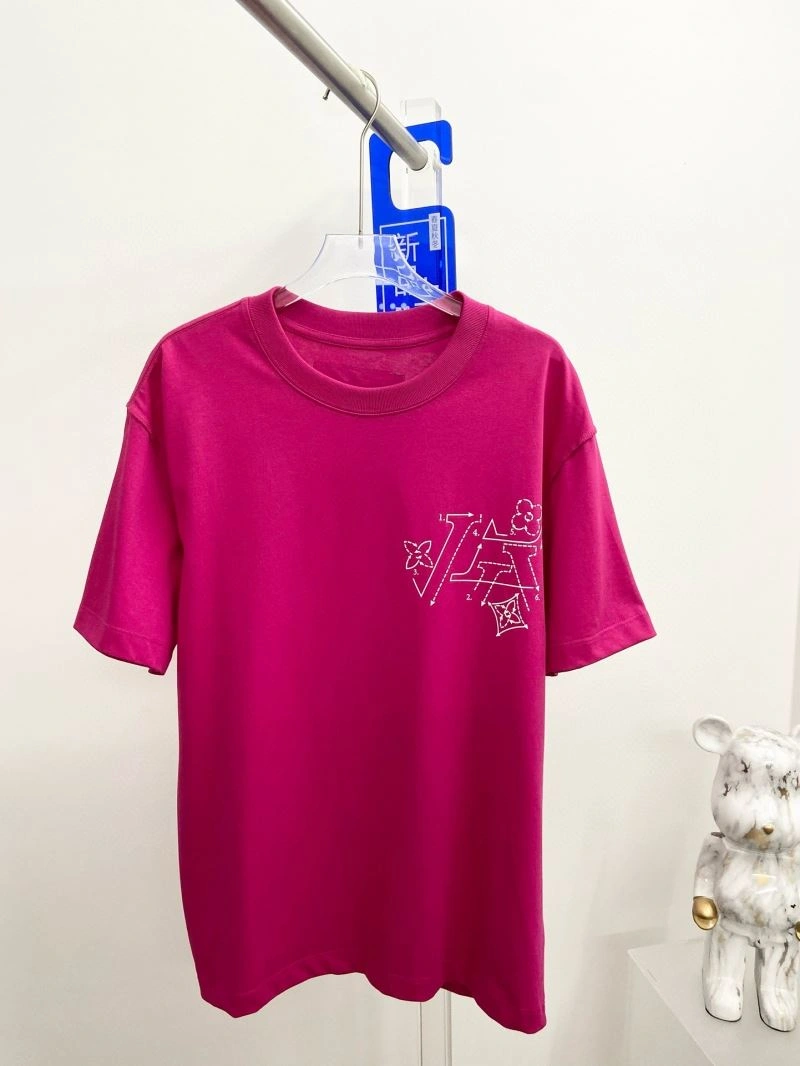 Louis Vuitton T-Shirts UrbanChic 133549