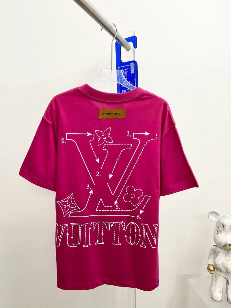Louis Vuitton T-Shirts UrbanChic 133549