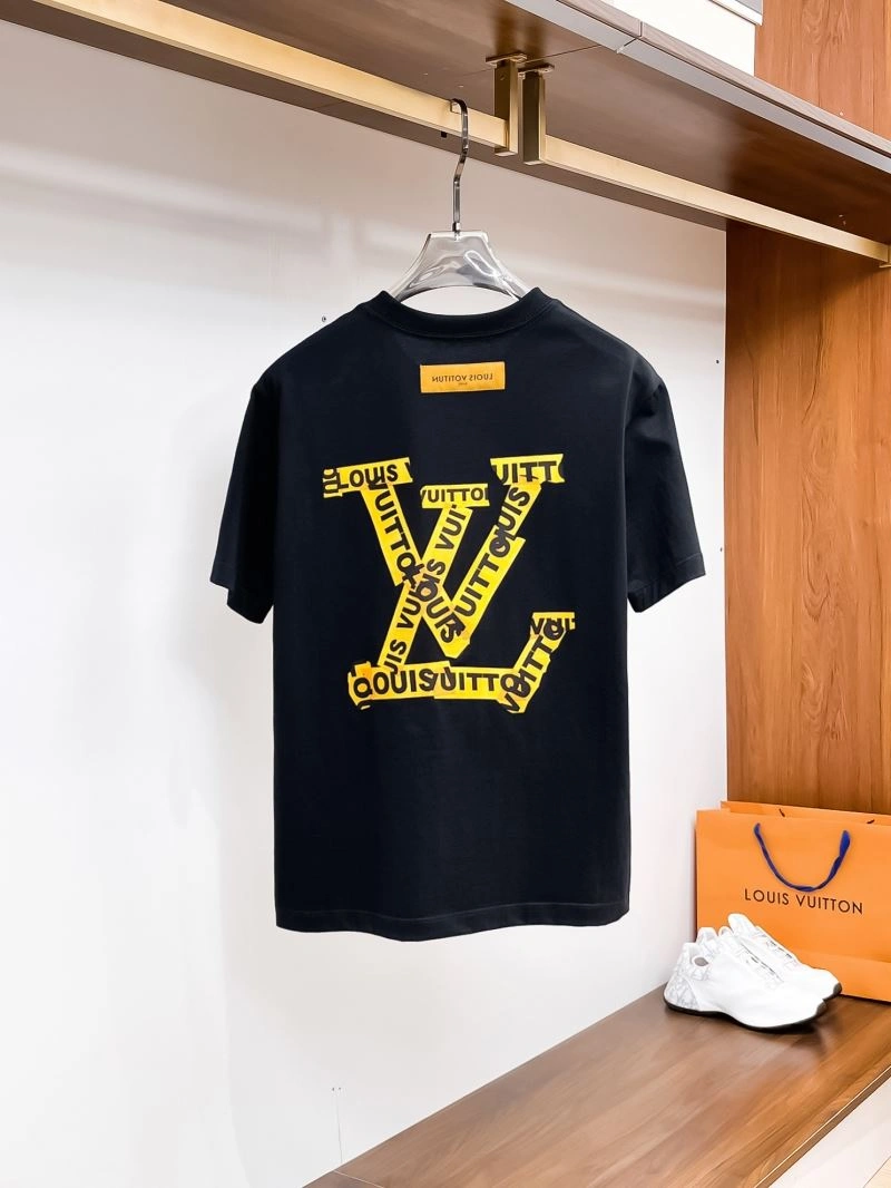Minimalist Louis Vuitton T-Shirts 133518