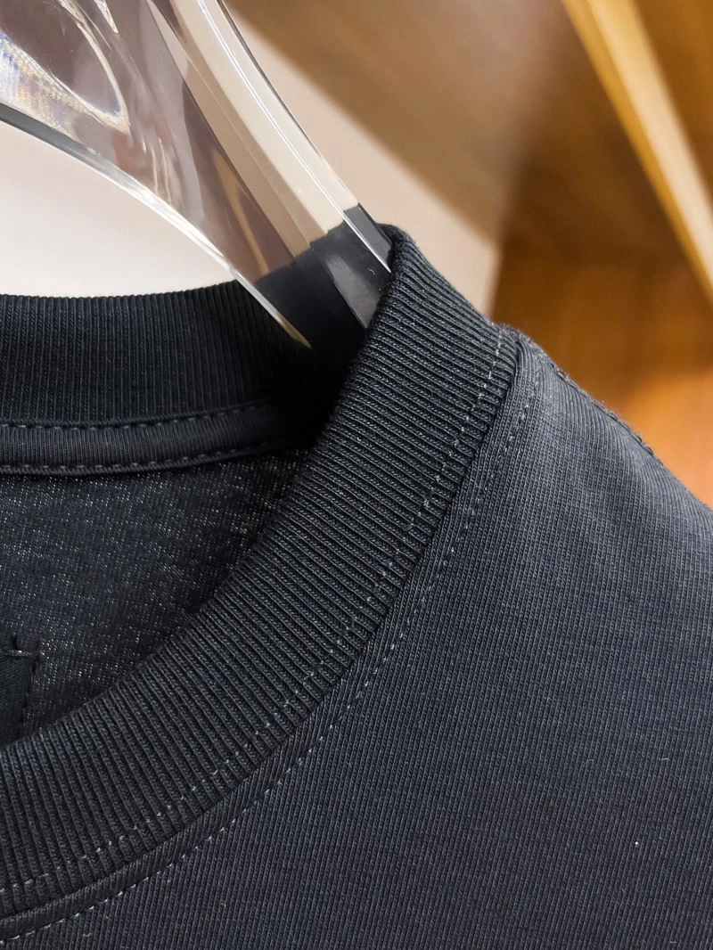 Minimalist Louis Vuitton T-Shirts 133518
