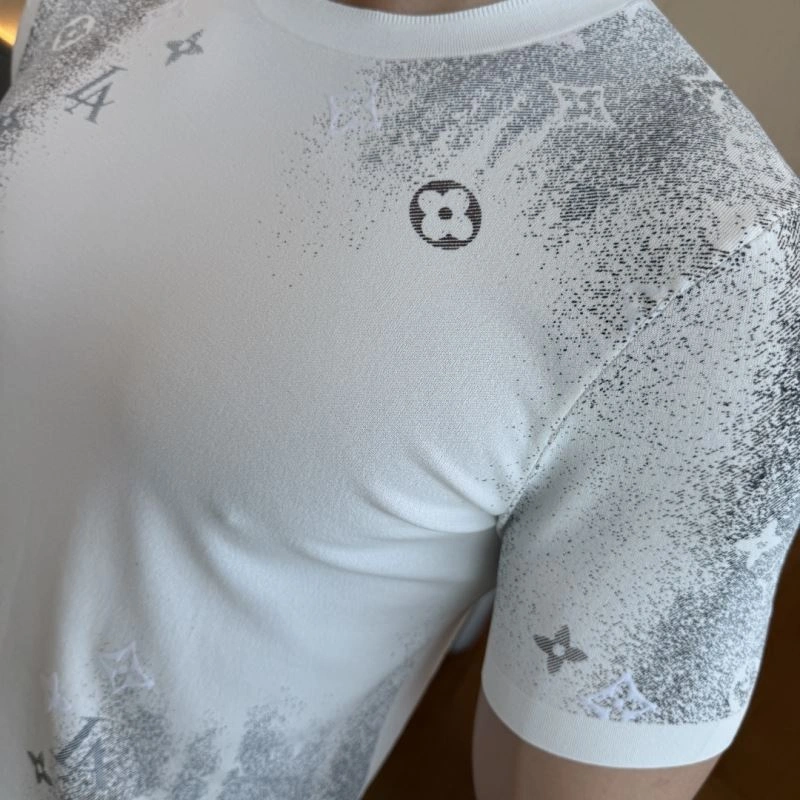 Louis Vuitton T-Shirts Bold 133489