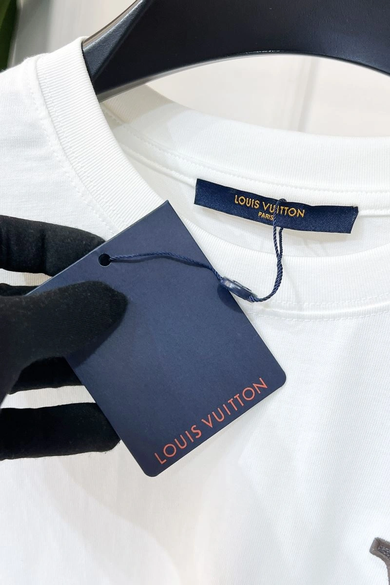 FlexibleFit Louis Vuitton T-Shirts 133506