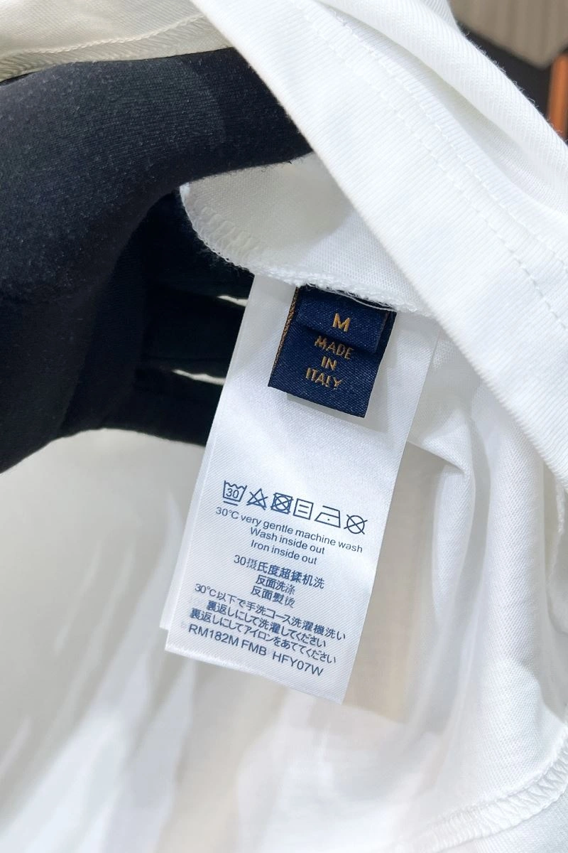 Unisex Louis Vuitton T-Shirts 133503