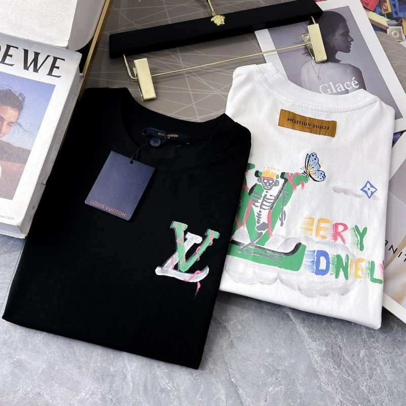 Unisex Louis Vuitton T-Shirts 133503