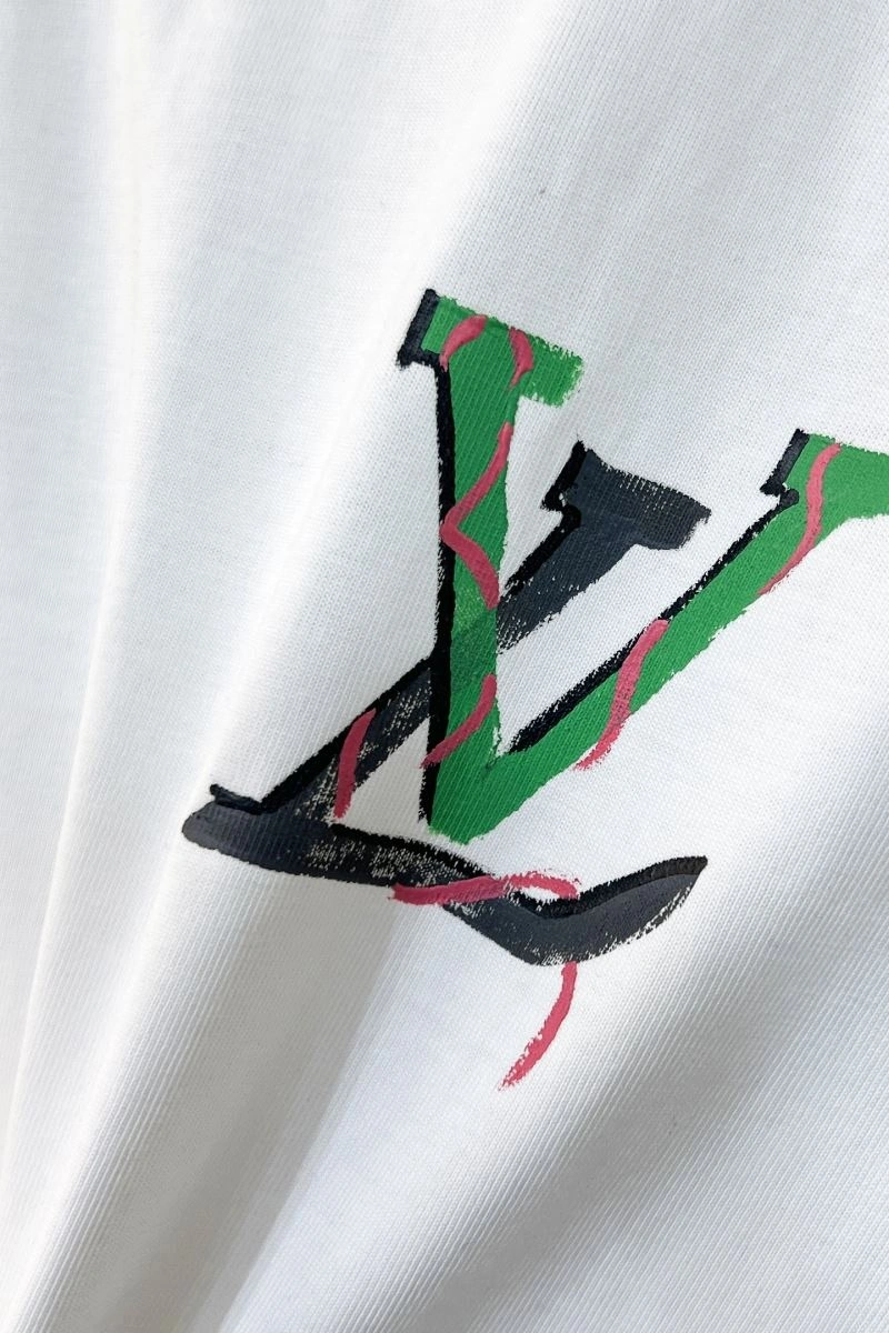 Unisex Louis Vuitton T-Shirts 133503