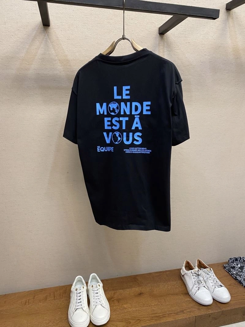 Louis Vuitton T-Shirts Lightweight 133490