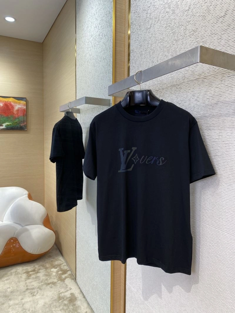 Louis Vuitton T-Shirts WrinkleFree 133476