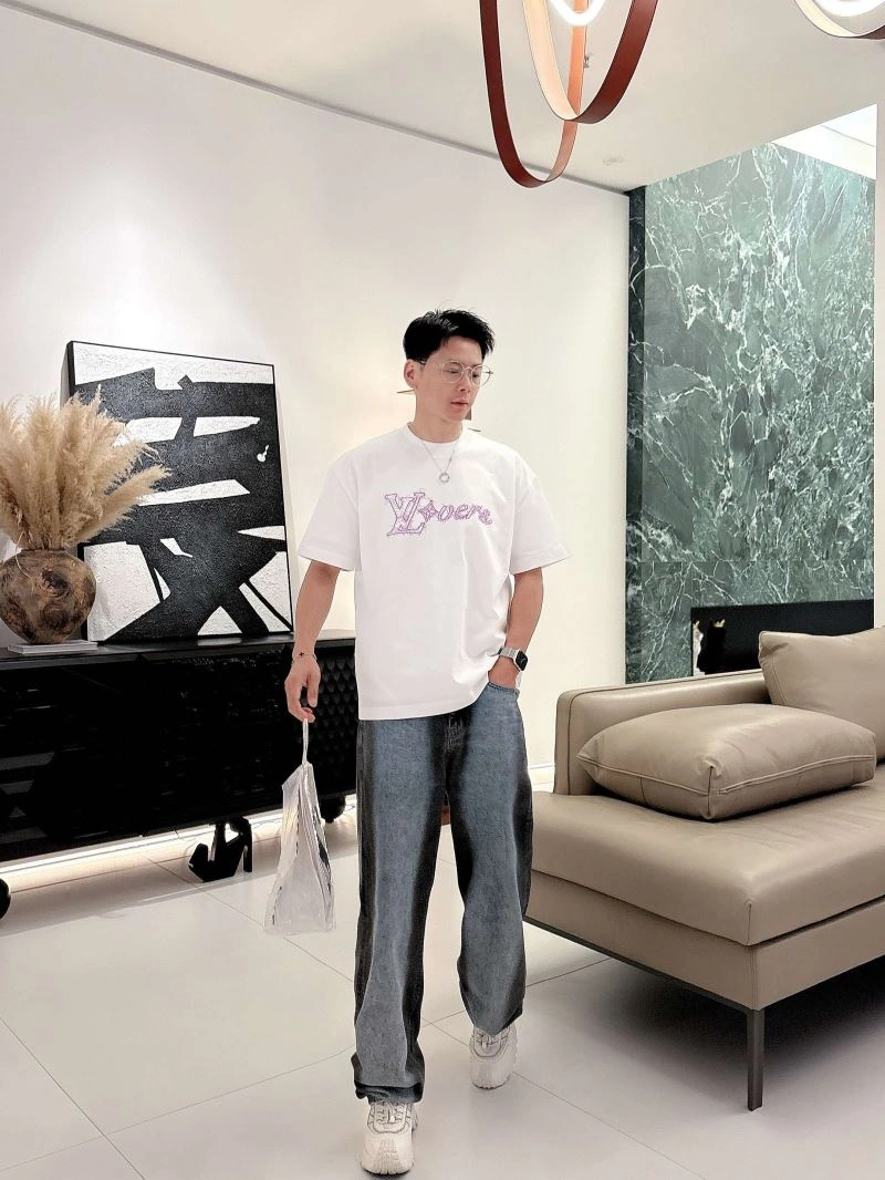 Cozy Louis Vuitton T-Shirts 133470
