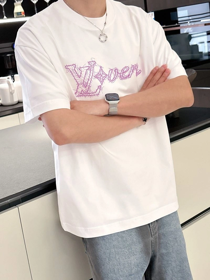 Cozy Louis Vuitton T-Shirts 133470