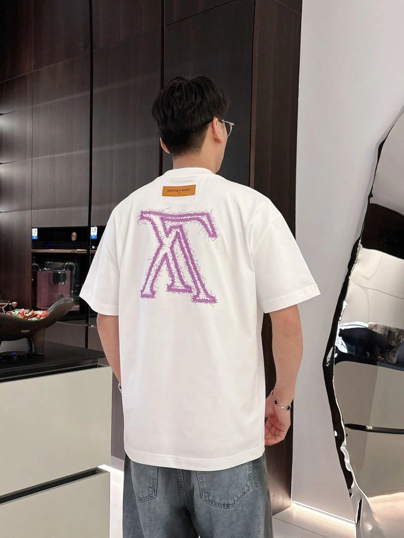 Cozy Louis Vuitton T-Shirts 133470