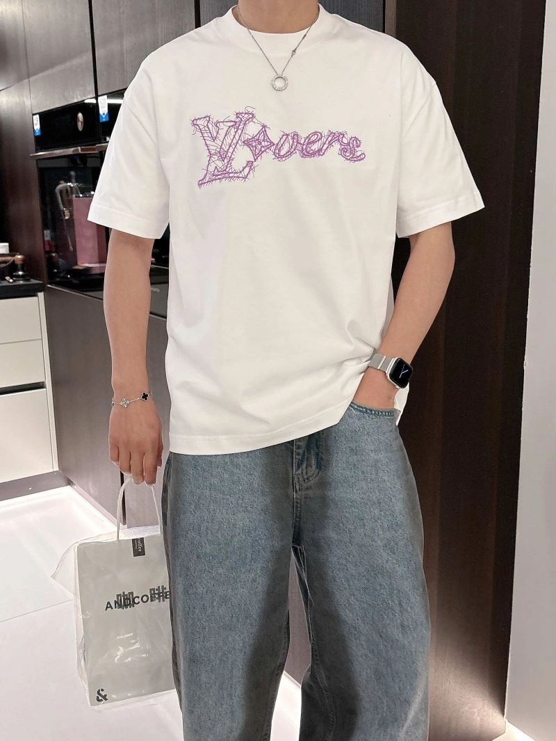 Cozy Louis Vuitton T-Shirts 133470