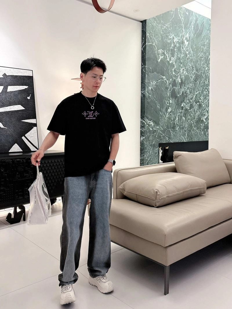 Practical Louis Vuitton T-Shirts 133467