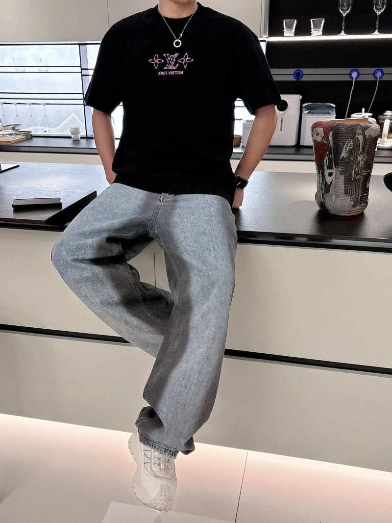 Practical Louis Vuitton T-Shirts 133467