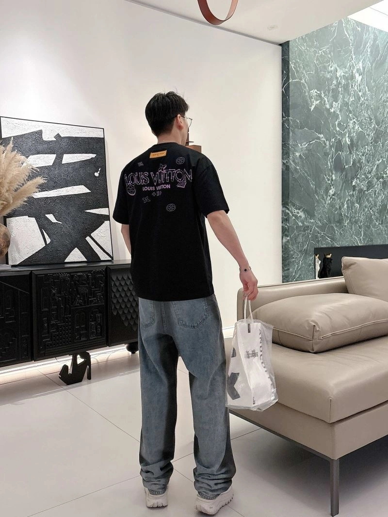 Practical Louis Vuitton T-Shirts 133467