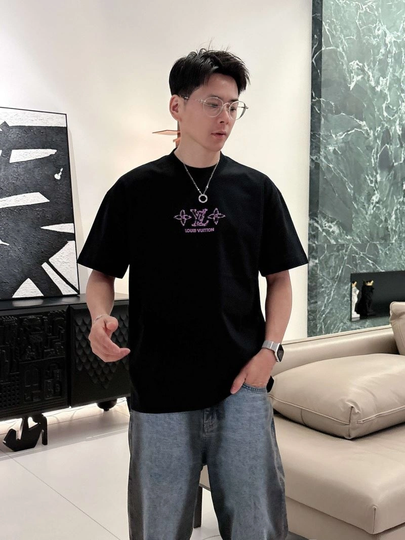 Practical Louis Vuitton T-Shirts 133467